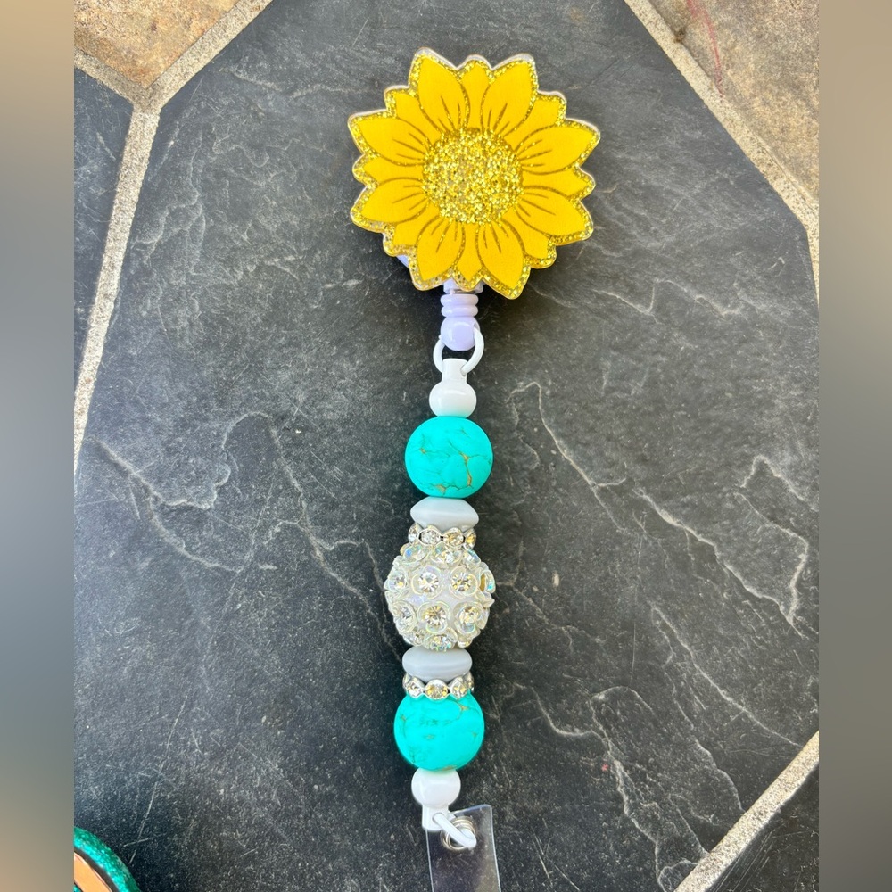 Beaded badge reel